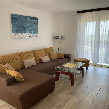 Rosello With Private Parking Place 50m From The Apartment Novigrad (Istria)