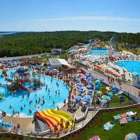 Rosello With Private Parking Place 50m From The Novigrad (Istria)